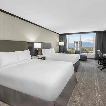 Hilton Vancouver Metrotown Burnaby Exterior foto