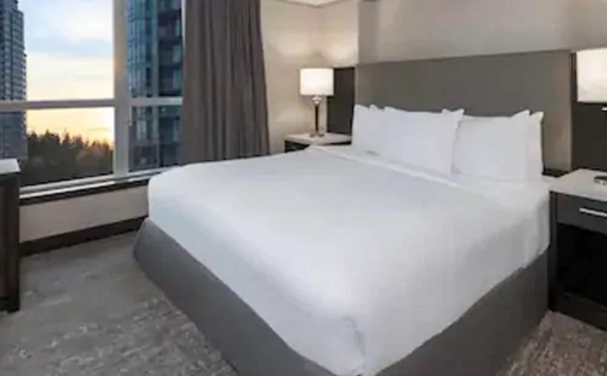 Hilton Vancouver Metrotown Burnaby Exterior foto