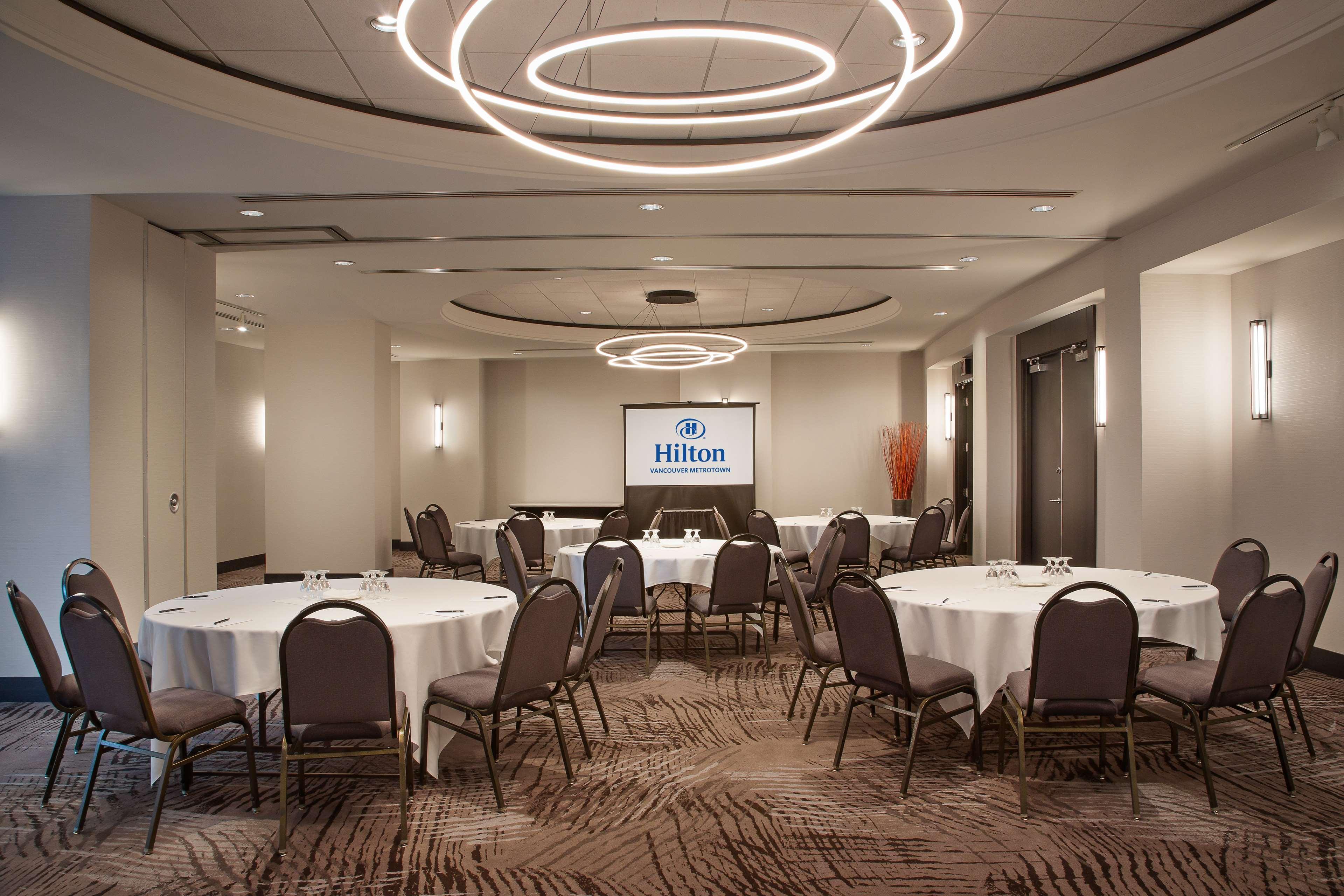 Hilton Vancouver Metrotown Burnaby Exterior foto