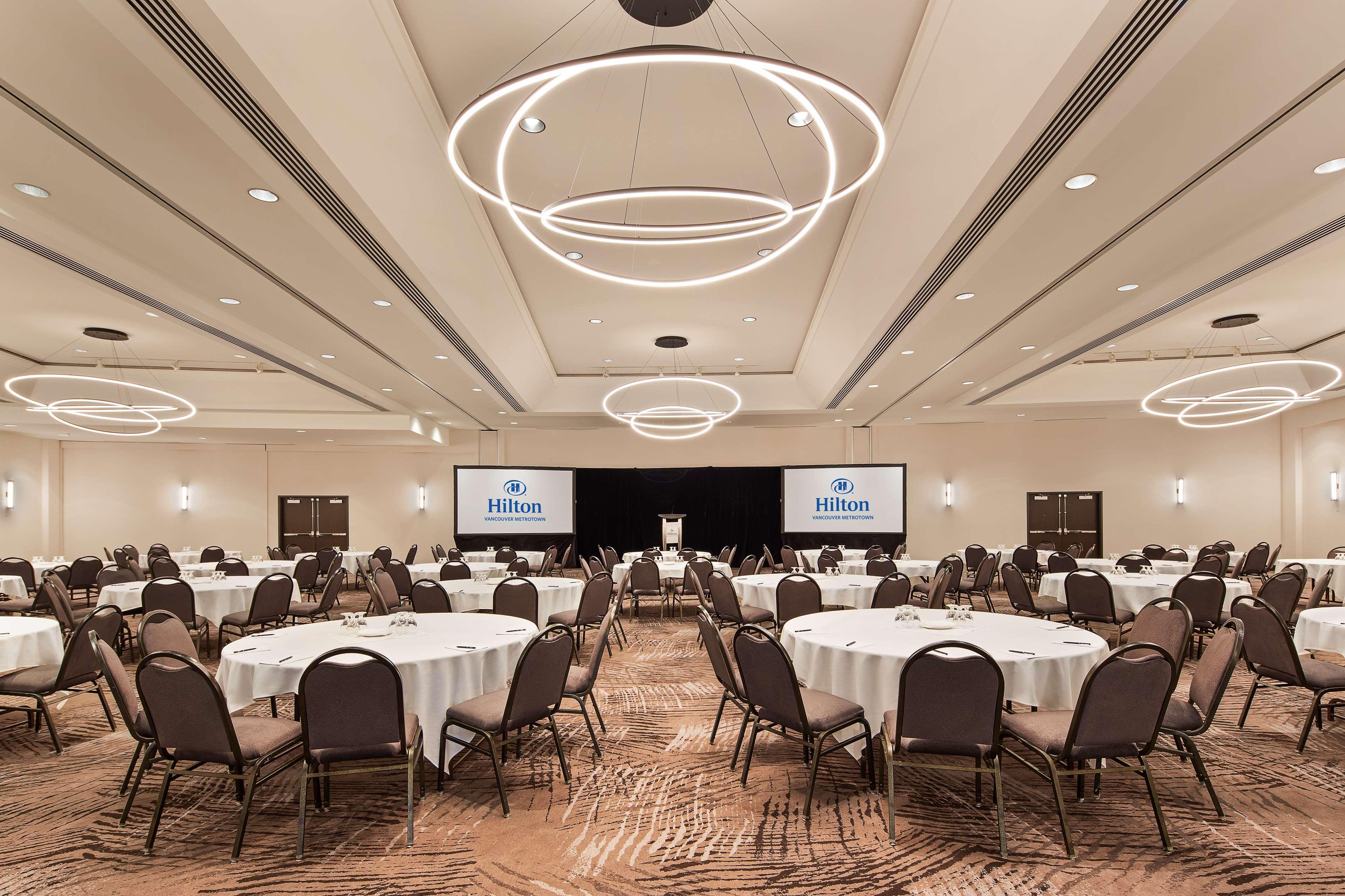 Hilton Vancouver Metrotown Burnaby Exterior foto