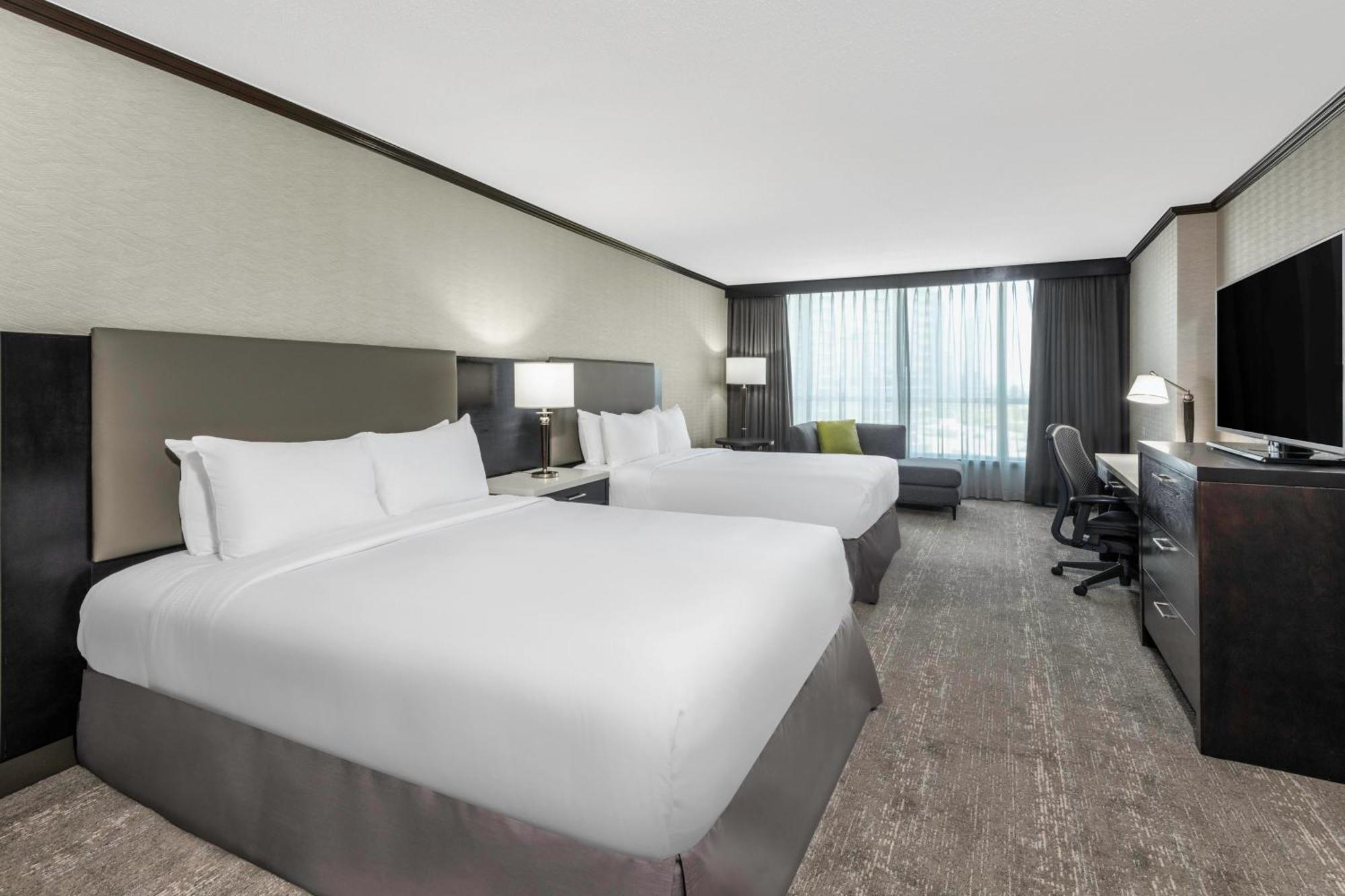 Hilton Vancouver Metrotown Burnaby Exterior foto