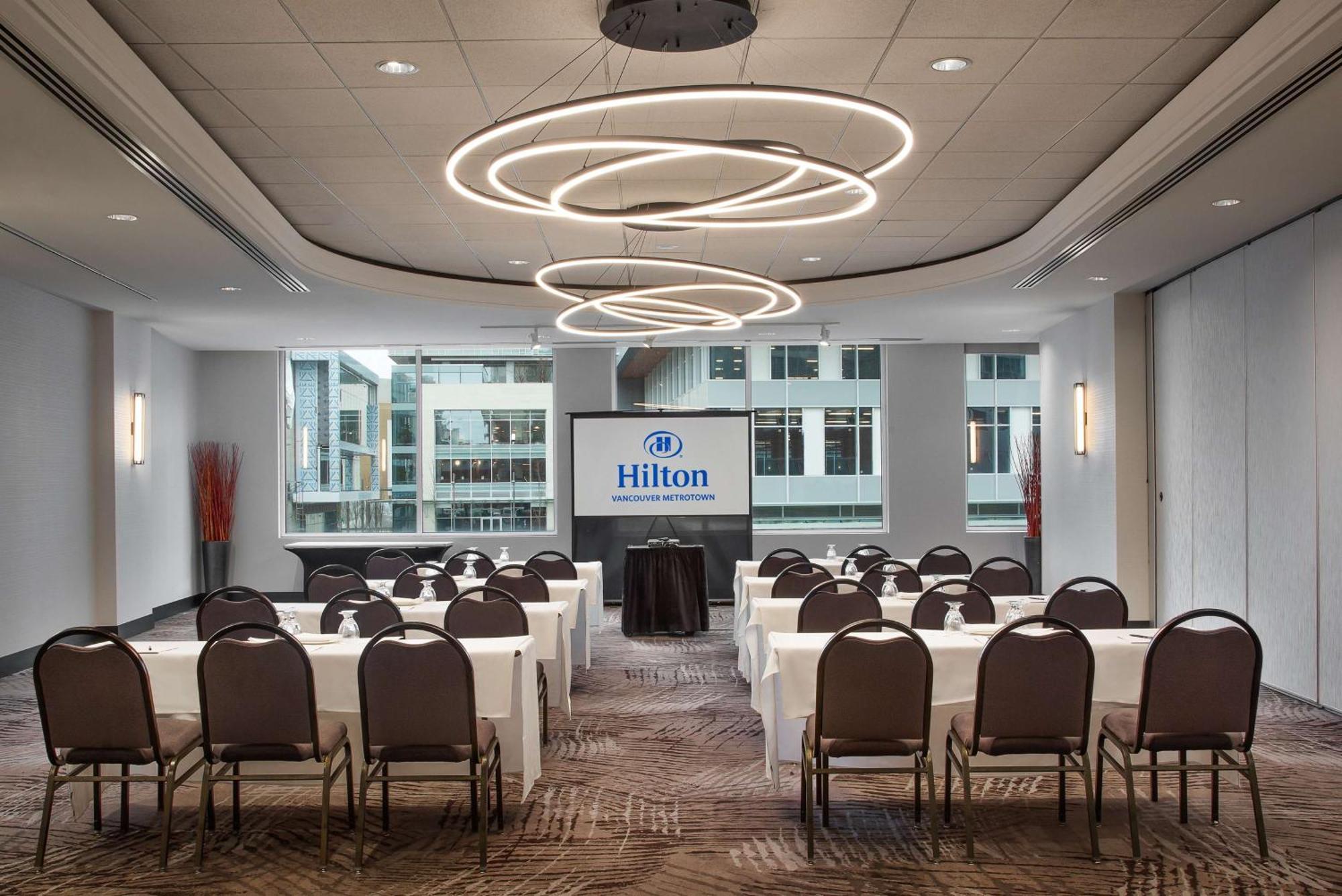 Hilton Vancouver Metrotown Burnaby Exterior foto