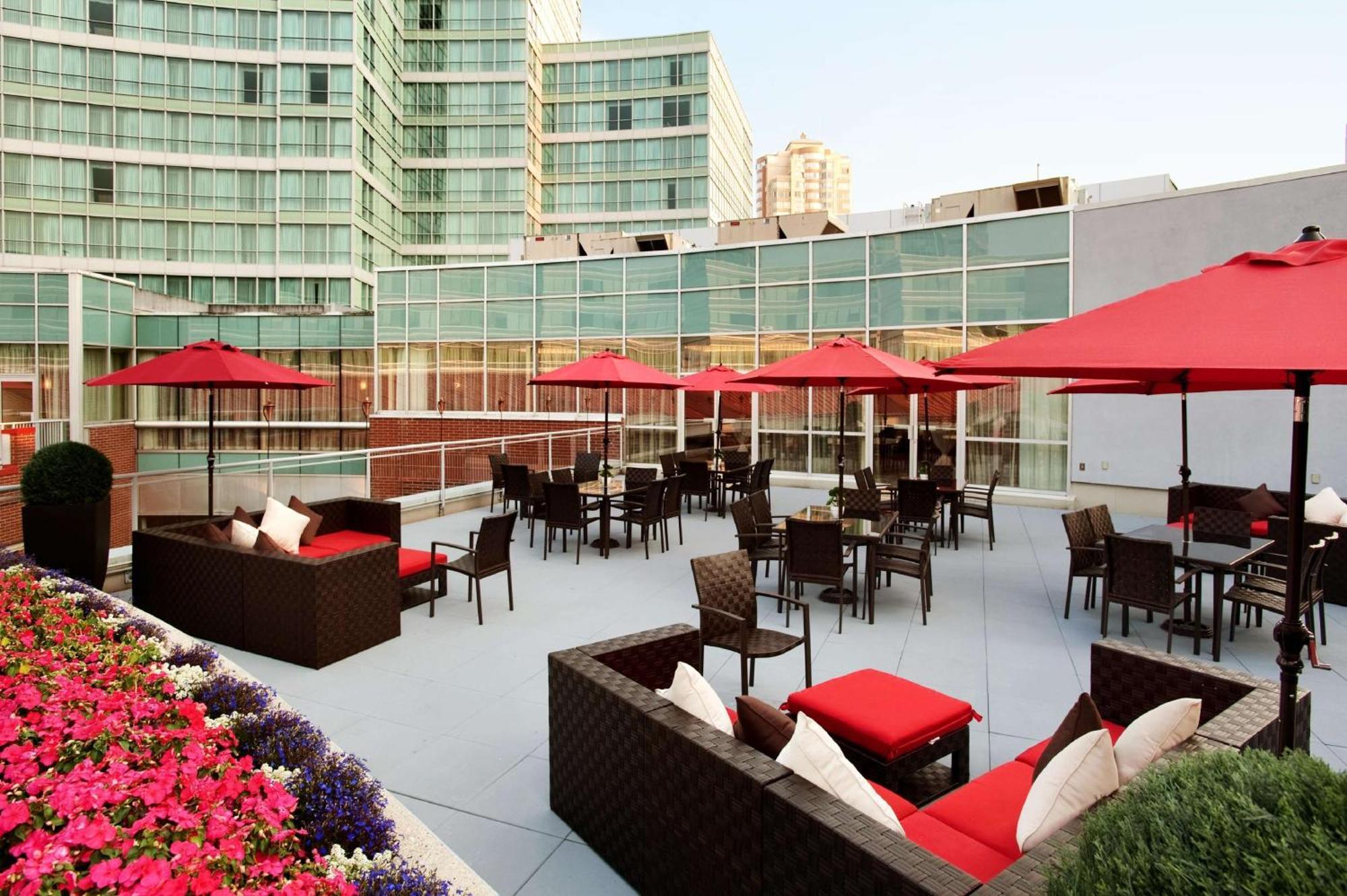 Hilton Vancouver Metrotown Burnaby Exterior foto