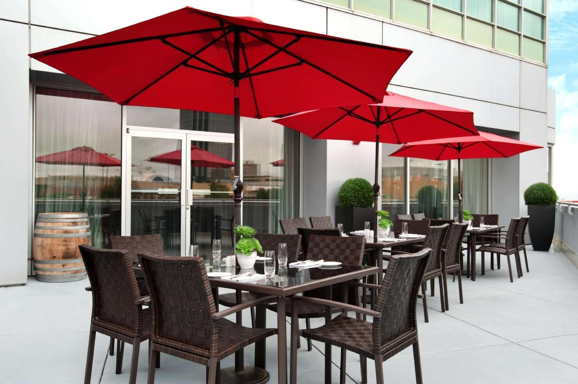 Hilton Vancouver Metrotown Burnaby Exterior foto