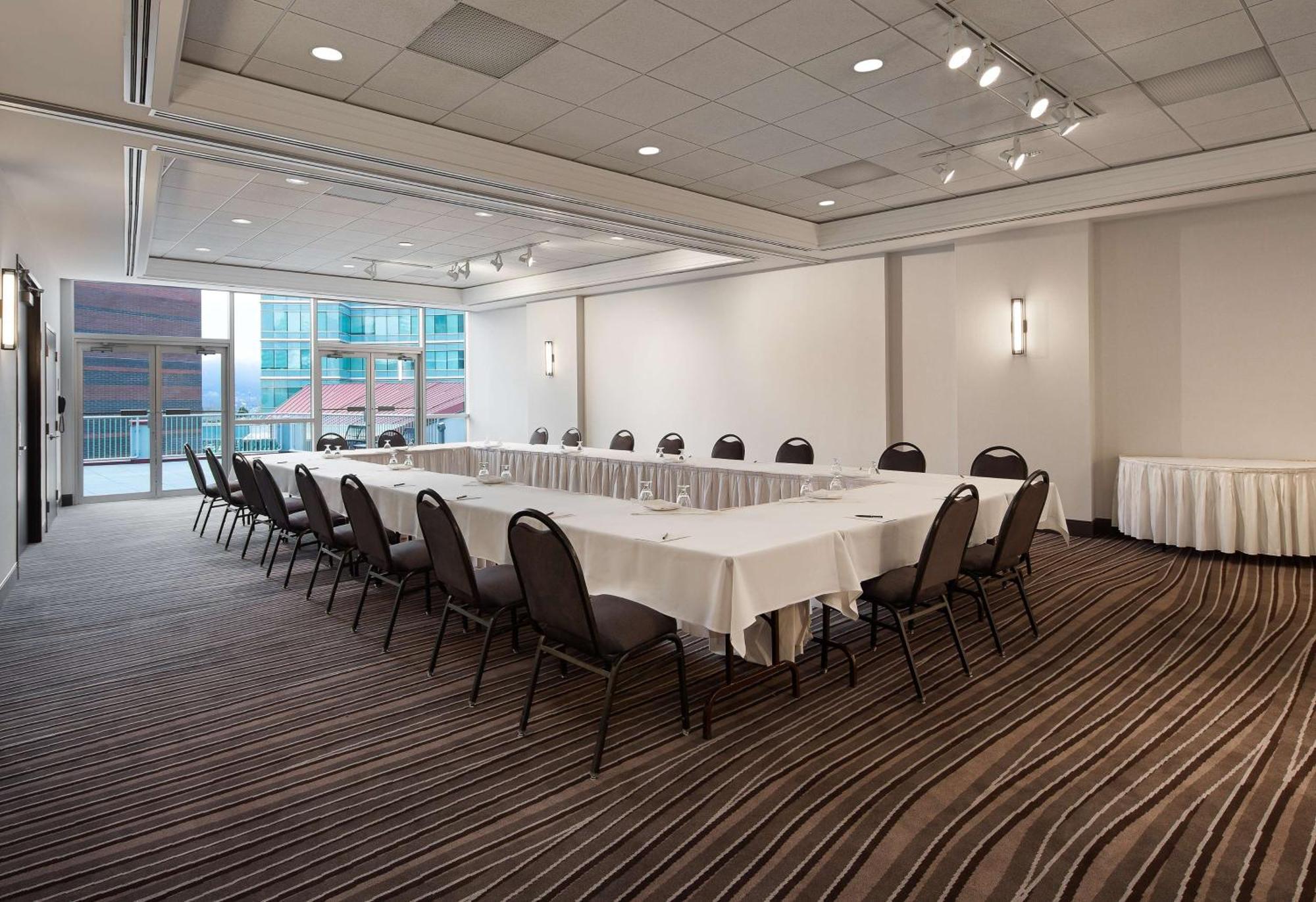 Hilton Vancouver Metrotown Burnaby Exterior foto